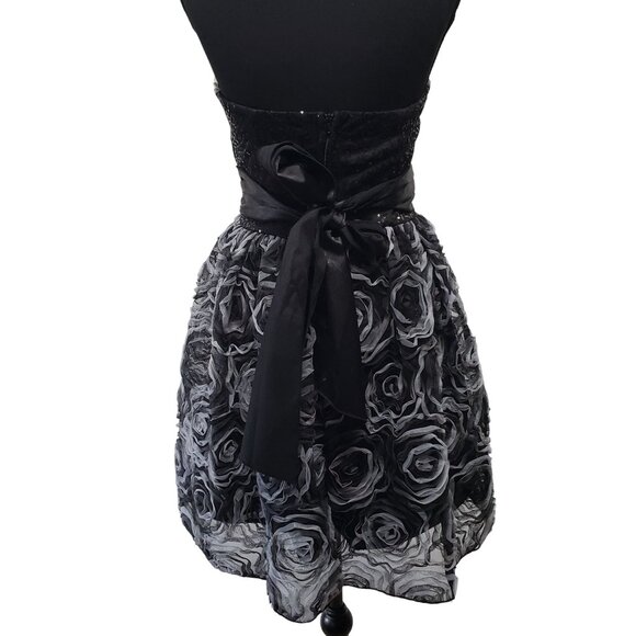 Black Strapless Sequin Rosette Mini Party Dress Size 8 Prom Cocktail Goth Glam - Picture 5 of 11